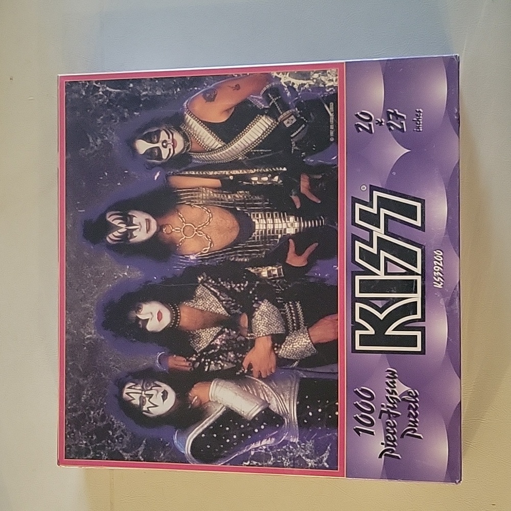 Kiss Puzzle (Sealed)